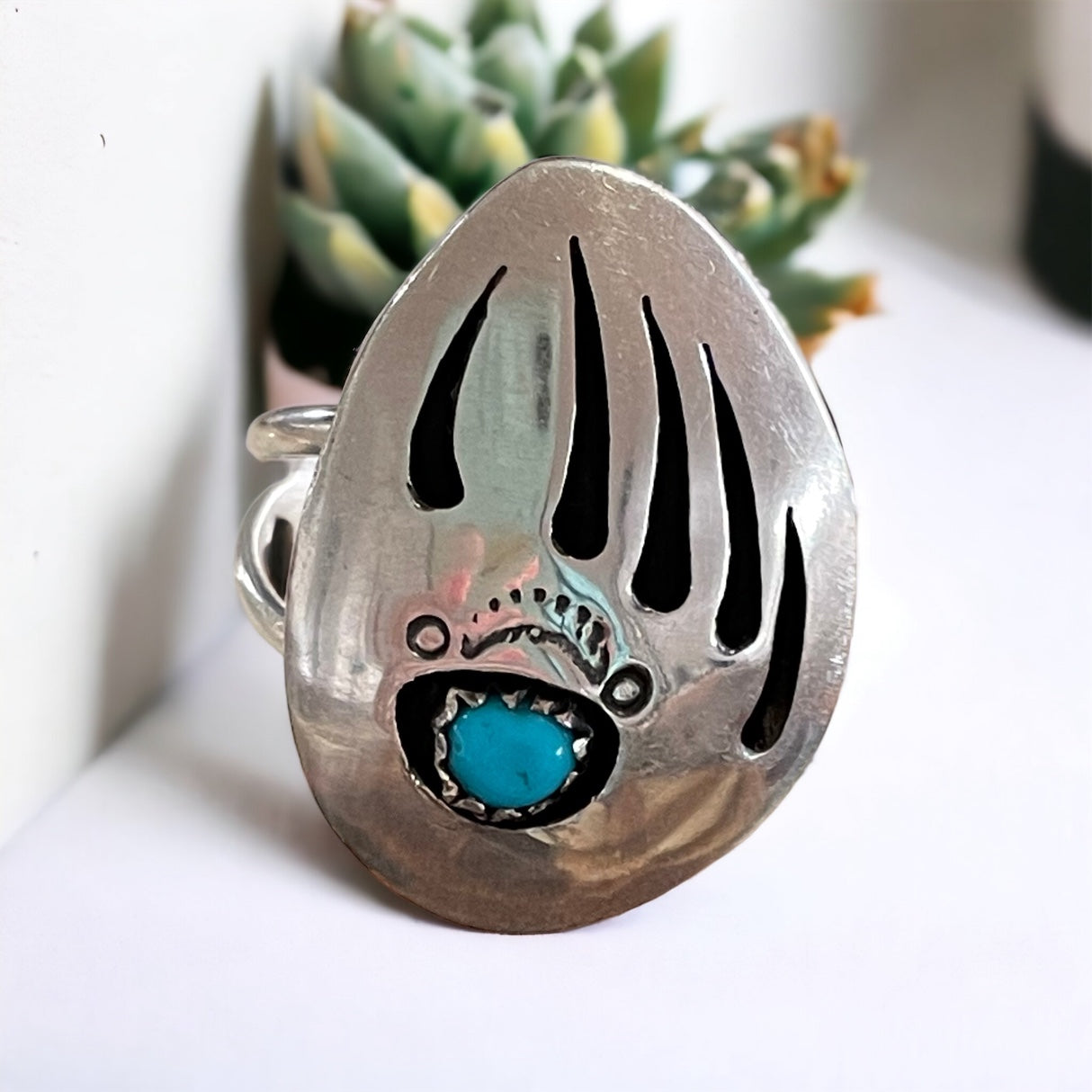 Navajo Bear Claw Ring ~ Kingman Turquoise