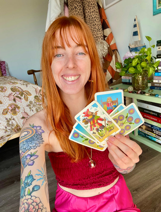 Intuitive Tarot Readings with Taylar