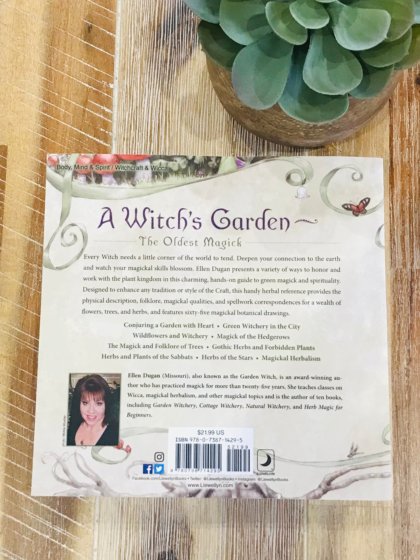 Garden Witch's Herbal: Green Magick, Herbalism & Spirituality